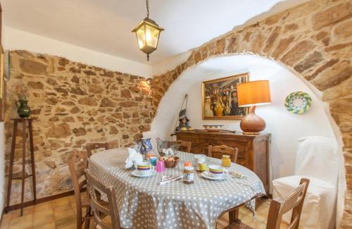Castel di Lucio Villa | Villa Olmo With Private Pool - Happy Rentals