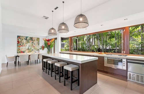 Port Douglas House | Villa Omaroo Tropical Luxury Redefined