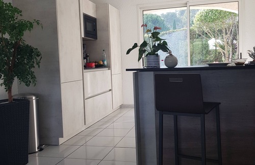 Montferrier-sur-Lez Villa | VILLA ON ONE LEVEL IN PEACE WITH LARGE POOL