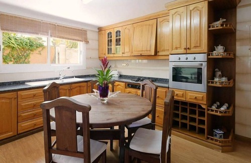 Alcudia Villa | Villa "Oscols" with Sea View, Mountain View, Pool, Jacuzzi, Wi-Fi, A/C, Balcony, Terrace & Garden