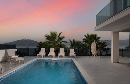 Razanj Villa | Villa Palm Bay 1 & 2, heated pool - 5 m from the sea, private parking, with stunning sea view, nice terrace, beach access.