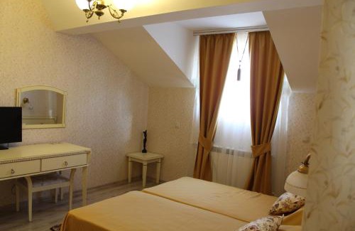 Hisarja Hotel | Villa Paris