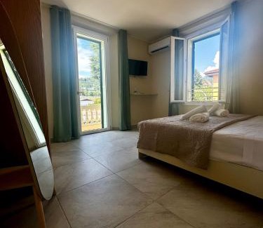 Albate House | Villa Patrizia affittacamere con parcheggio privato