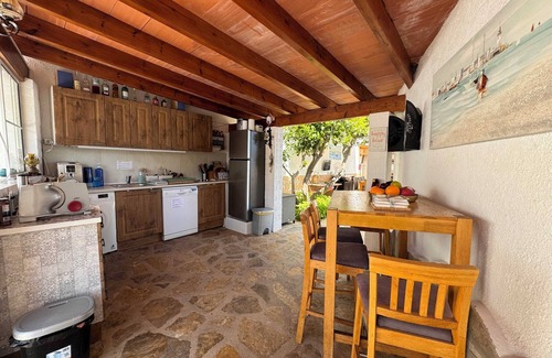 Urbanitzacio la Fustera Villa | Villa Peonia Summary: