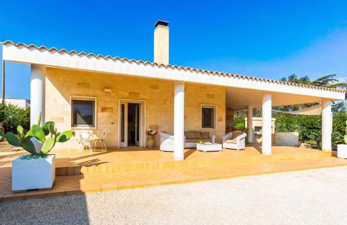 Carovigno Villa | Villa Peppe by Villa Plus