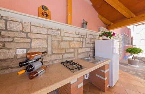 Brnobici Villa | Villa Petra - Charming villa near Porec, with private pool, sauna and jacuzzi