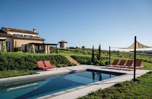 Loro Piceno Villa | Villa Picenum: Luxury and modern six-person vacation home with pool in Le Marche.
