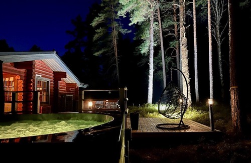 Raseborg Villa | Villa Pihlajanmarja – Stunning Log Villa on a Waterfront Estate