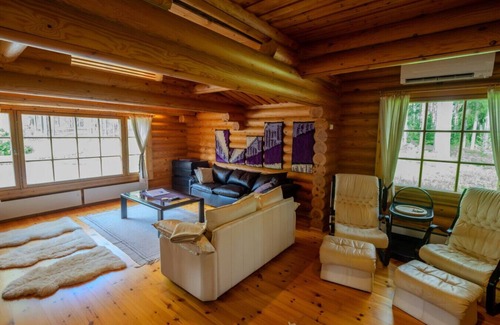 Raseborg Villa | Villa Pihlajanmarja – Stunning Log Villa on a Waterfront Estate