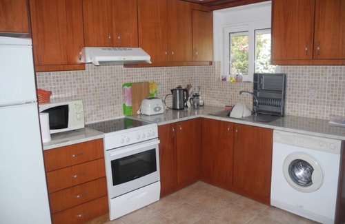 Plaka Villa | Villa Pindarakis - level walk to beach and tavernas, two pools, mountain views