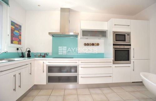 Les Restanques Villa | Villa Pinede - heated pool
