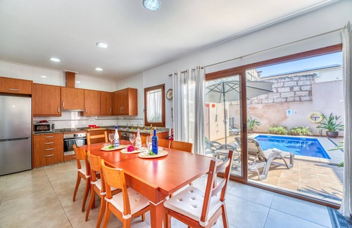 Sa Pobla Ski Chalet | Villa Placeta in Mallorca with swimming pool and barbecue