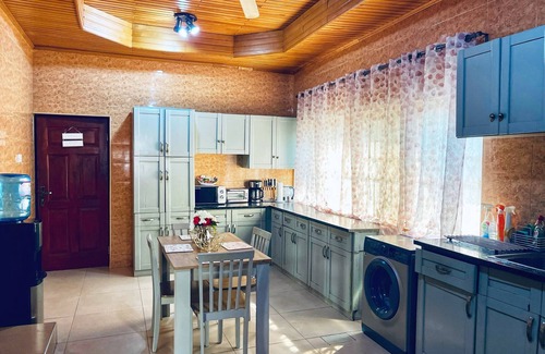 Accra House | Villa Polly - Cosy Spacious 3 Bed Hse/High Speed Wi-Fi