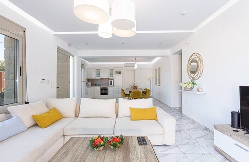 Pagkalochori Villa | Villa Prima - With Private Heated Pool & Jacuzzi