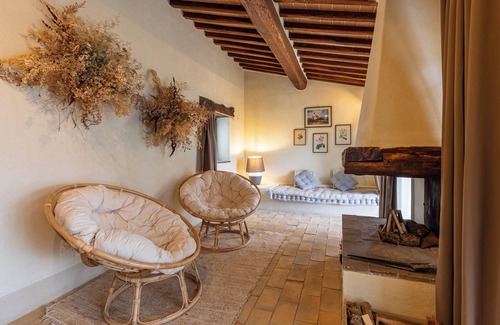 Gallina Villa | Villa "Privata Locanda In Tuscany" with Private Pool, Private Terraces & Wi-Fi