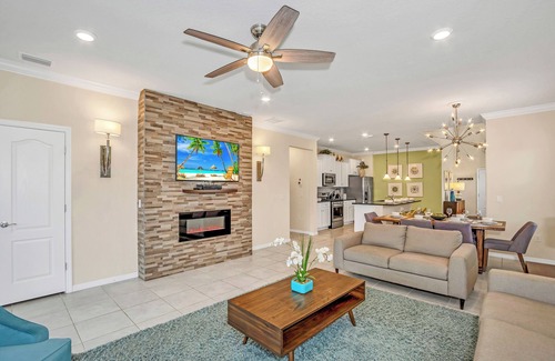 Loughman House | Villa! Private Pool & Game Room! Near Disney