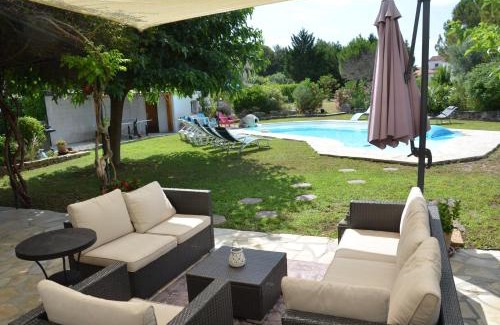 Saint-Cannat Villa | Villa provençale piscine, calme et confort