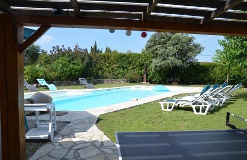 Saint-Cannat Villa | Villa provençale piscine, calme et confort