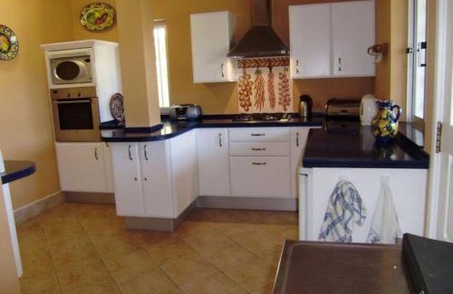 Vale do Lobo Villa | Villa Quadradinhos 38Q 4 Bedrooms Private Pool Short Walk To The Beach And Praca Vale Do Lobo