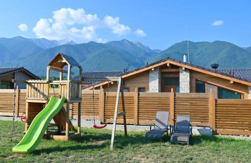 Razlog Villa | Villa Raphael with Jacuzzi near the Pirin Golf Resort