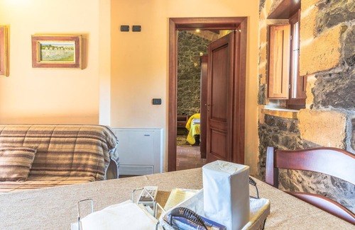 Francofonte Villa | Villa 'Renna' with Pool, Wi-Fi, Terrace & Garden