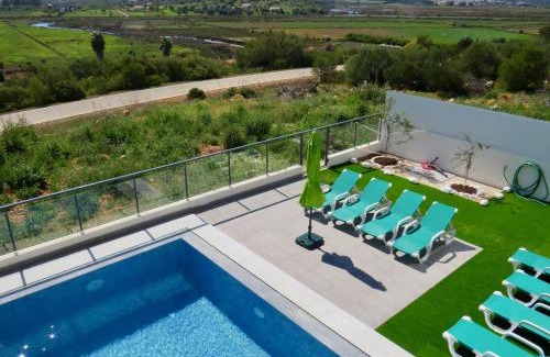 Portimao Villa | Villa Ria Alvor- Swimming pool & Jacuzzi