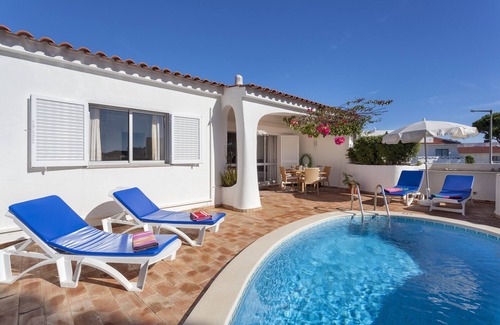 Vale do Lobo Villa | Villa 'Rosa' with Private Pool, Wi-Fi and Air Conditioning