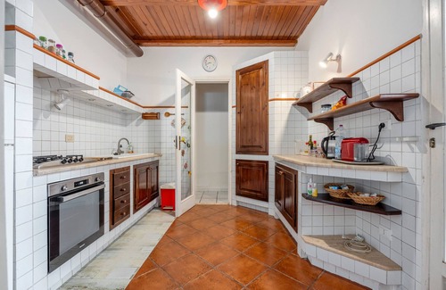Santa Flavia Villa | Villa "Rossana sul Mare" with Private Outdoor Terrace, Shared Garden and Wi-Fi