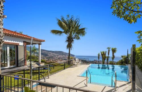 Santo Antonio Villa | Villa Rostrum by Villa Plus