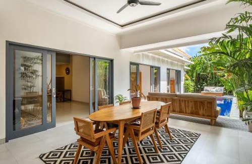Berawa Villa | Villa Royal Canggu - 3 minutes to FINNS Beach club!