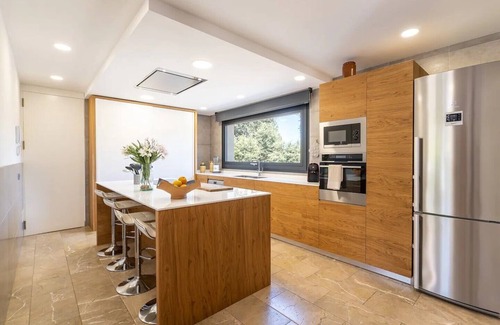Crestatx Villa | Villa 'S'Alzinar' with Mountain View, Wi-Fi and Air Conditioning