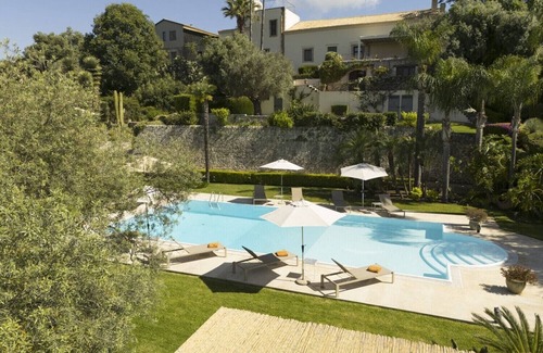 Syracuse Villa | Villa San Tommaso - Four Bedroom Villa, Sleeps 8