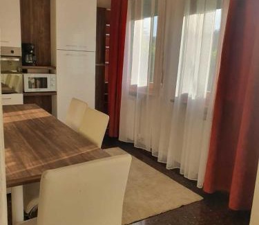 Sandra Apartment | Villa Santa Maria - Giardino privato - vista fiume