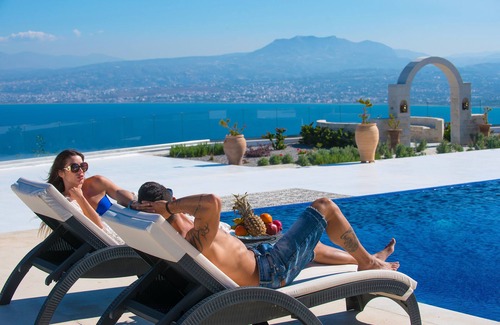 Agia Pelagia House | Villa Santorini 6 bedroom villa in Agia Pelagia