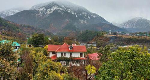 Sidhpur Bed & Breakfast | Villa Santushti - Boutique Bed & Breakfast Homestay