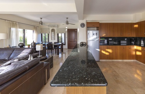 Kouklia Villa | Villa Saphrini - a villa that sleeps 6 guests in 3 bedrooms