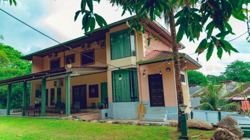 Larut Villa | Villa Sapphire by Blue Robin - Private Taiping Villa 20pax River & Waterfall
