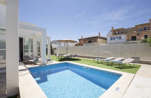 Can Picafort Villa | Villa Savina with free wifi, air conditioning and pool.