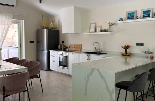 Splitska Villa | Villa Sea Whisper - location and charm