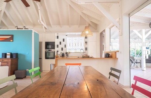 Saint-Francois Villa | Villa Secrète, hidden from view and close to beaches and shops