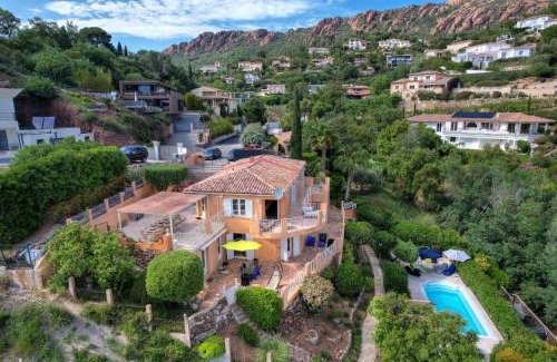 Saint-Raphael Villa | Villa Seleva Agay, piscine et vue mer 180 degré