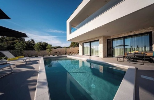 Mandre Villa | Villa Sempreviva - Villa with Pool, Sauna & Gym