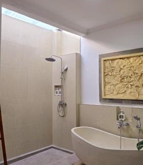 Kalibukbuk House | Villa Serenity