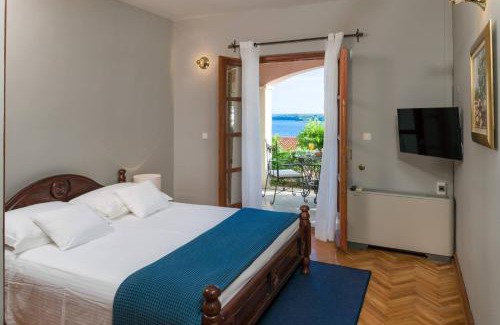 Hvar Villa | Villa Silversea in Hvar infinity heated pool