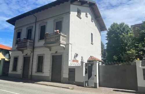 Gallarate House | VILLA SIMONA Malpensa