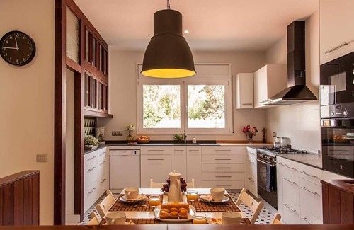 Passeig Maritim Villa | Villa Sitges Tupinetti. 100m/beach. Renovated. Cozy Garden by Weekly Villas