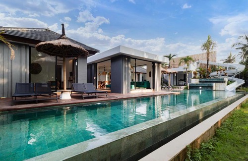 Pejeng Kawan Villa | Villa Slide by BaliSuperHost