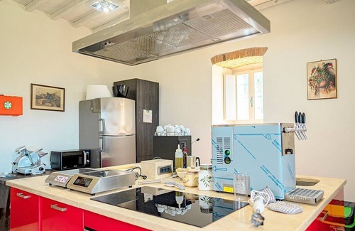 San Gimignano Villa | Villa Soffio: A characteristic and welcoming two-story ancient tuscan country house surrounded by meadows and by green hills, with Free WI-FI.