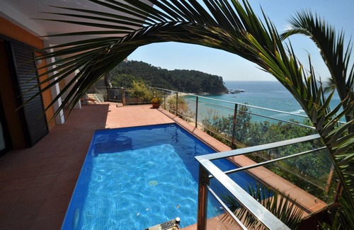 Lloret de Mar Villa | Villa 'Sol Solet' with Sea Views, Private Pool, and Wi-Fi