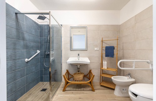 Torre Colonna-sperone Apartment | Villa Sole by Wonderful Italy - Alicudi con Piscina